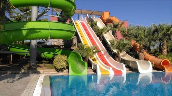 Harga yang bagus 10mm Ketebalan Serat Kaca Water Park Slide Untuk Anak-anak Bermain on line