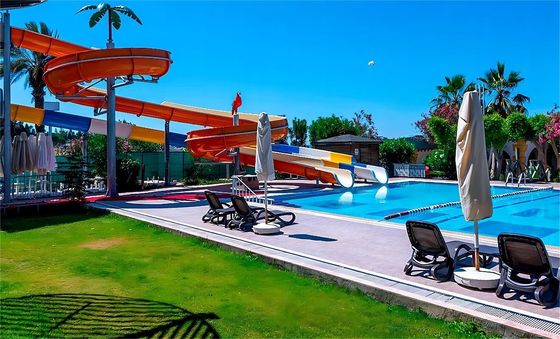 Harga yang bagus ODM Peralatan Taman Air Indoor Kolam renang Fiberglass Slide on line