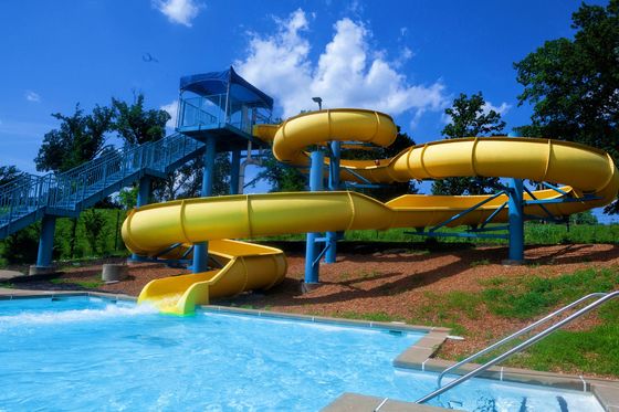 Harga yang bagus Taman Hiburan Luar Ruangan Anak-anak Kolam Renang Slide Air Serat Kaca Spiral on line