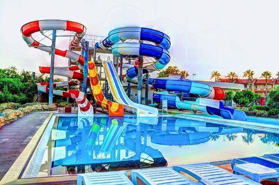 Harga yang bagus Taman air Taman bermain Permainan Fiberglass Play Equipment Spiral Slide Untuk Anak-anak on line