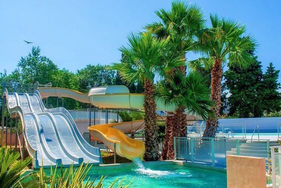 Harga yang bagus 5m Tinggi Taman Air Aqua Luar Ruangan Kolam Renang Air Tema Spiral Serat Kaca Slide on line