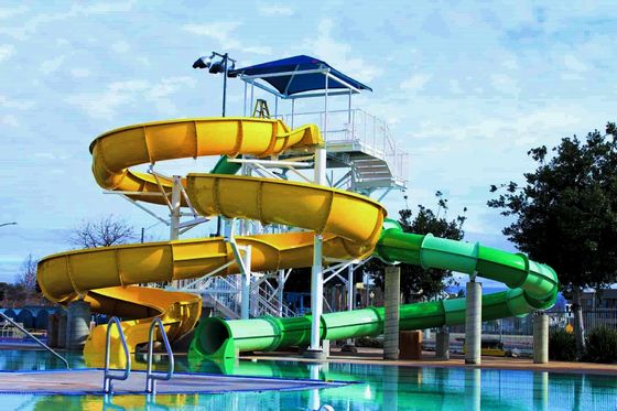 Harga yang bagus Anak-anak Kolam Renang Permainan Air Bermain Slide Air Serat Kaca Spiral untuk Anak-anak on line