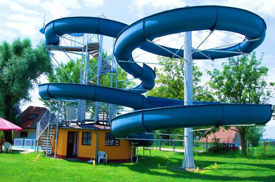 Harga yang bagus OEM Taman bermain air Rumah bermain Peralatan kolam renang Fiberglass Slide on line