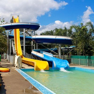 Harga yang bagus High Speed Racing Fiberglass Water Park Slide with 6-8mm Thickness and Over 10 Years Service Life on line