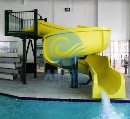 Yellow Open Spiral Swimming Pool Slide 2,2m Tinggi Serat Kaca Disesuaikan
