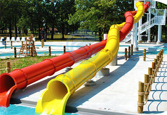 Harga yang bagus Double Twist Hotel Water Slide Aqua Park Kolam renang spiral Kolam renang 5,0m Tinggi on line