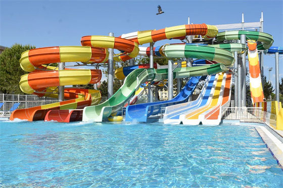 Komersial kolam renang Air Slide Cluster Korosi Fade Proof Untuk Hotel
