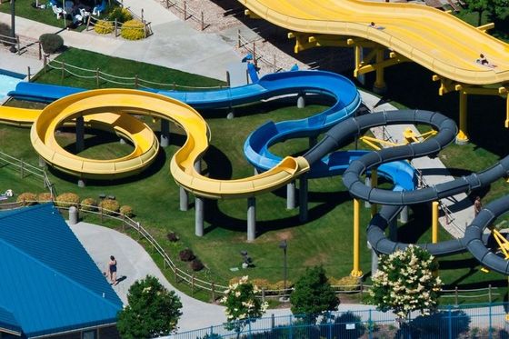 Olahraga Air Hiburan Peralatan Taman Dewasa Kolam Renang Pribadi Luar Ruang Slide Untuk Anak-anak