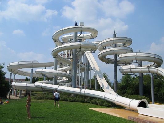 Harga yang bagus Swimming Pool Outdoor Toys Water Plays Adult Slide Tube Park Playground Games For Kids on line