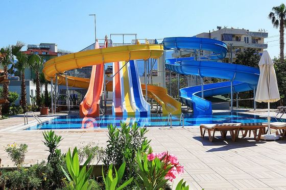 Harga yang bagus Aqua Theme Park Kolam renang Game Rides Serat kaca Water Slide Untuk Dewasa on line