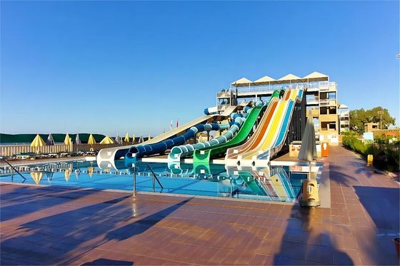 Harga yang bagus Aqua Park Custom Kolam Renang Serat Kaca Water Slide Untuk Anak-anak on line