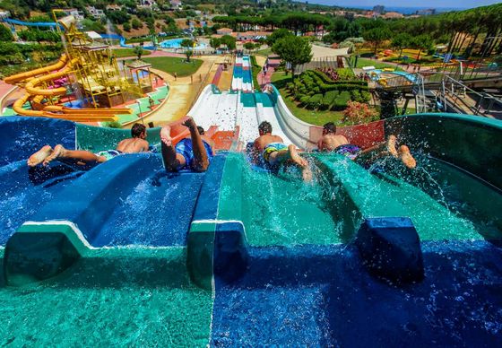 Harga yang bagus ODM Kolam renang Taman bermain Permainan hiburan Cina Pelangi Slide Air Berkecepatan Tinggi on line