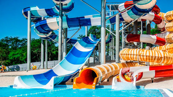 Harga yang bagus Komersial Taman Air Kolam Renang Desain Pelangi Serat Kaca Slide Set on line