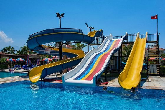 Harga yang bagus Permainan air Taman bermain di luar halaman belakang kolam renang air serat kaca kecil untuk orang dewasa on line