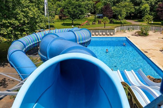 Harga yang bagus Anak-anak Indoor Taman bermain Berenang Permainan Kolam Renang Peralatan bermain air Aqua Tube Slide Custom Untuk Anak-anak on line