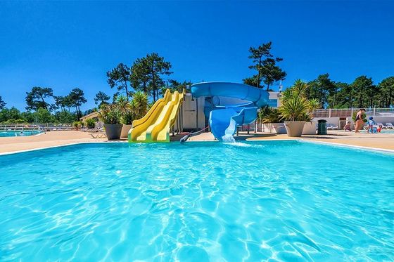 Harga yang bagus Peralatan bermain anak taman air Slide serat kaca untuk kolam renang Tinggi 5-12 m on line