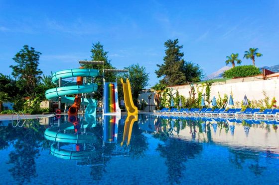 Harga yang bagus 5-12 M Lebar Kolam Renang Permainan Water Park Slide Untuk Dewasa 18.5Kw Daya on line