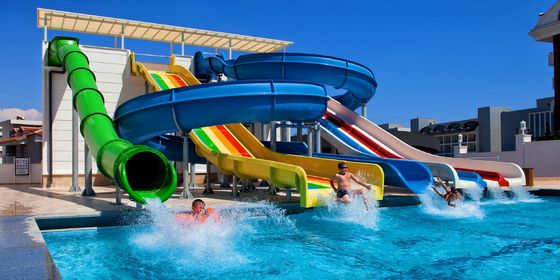 Harga yang bagus Outdoor Kids Water Game Peralatan Taman Hiburan Dengan Slide Kolam Renang on line