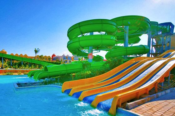 Harga yang bagus Taman Permainan Air Populer Aqua Spray Karnaval Spiral Tube Fiberglass Water Slide Untuk Anak-anak on line