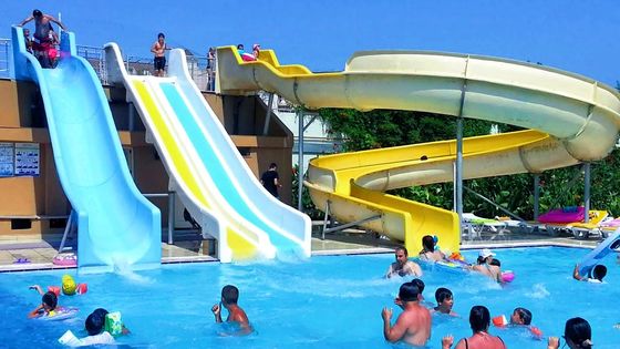 Harga yang bagus Aksesoris kolam renang Air bermain anak-anak Serat kaca tabung spiral air slide on line