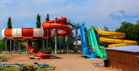 Harga yang bagus Taman Air Anak-anak Kolam Renang Fiberglass Spiral Tube Bowl Slide Set on line