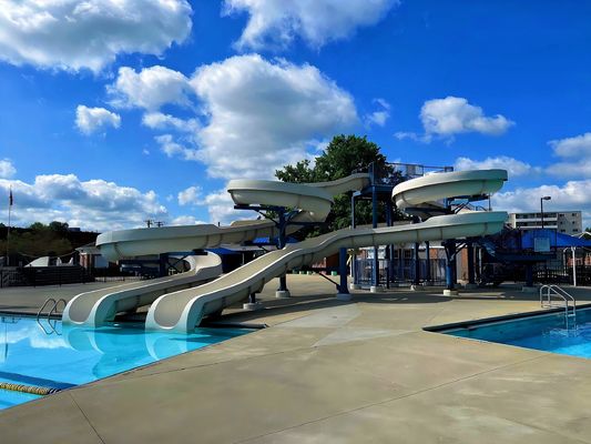 Harga yang bagus Kolam renang komersial Fiberglass Aqua Game Slide air Fiberglass on line