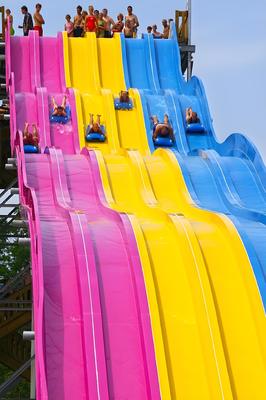 Seluncur Air Fiberglass Kolam Renang Hiburan Kecepatan Tinggi Keluarga Untuk Permainan Air Taman Air