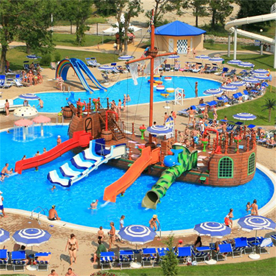 Popular Anak-anak Taman Air Taman bermain Pirateship kolam renang Slide Dengan Splash Pads