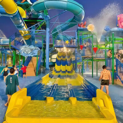 Perosotan Air Fiberglass Perumahan Komersial Disesuaikan Warna-warni Balap Dengan Desain 2D Untuk Hotel Kolam Renang