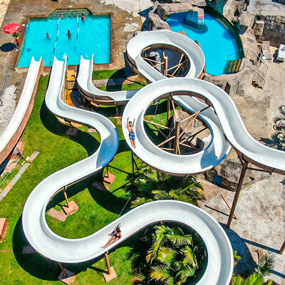 Fiberglass besar spiral water slide untuk taman air ketebalan 6-8mm Peralatan komersial dengan garansi 1 tahun