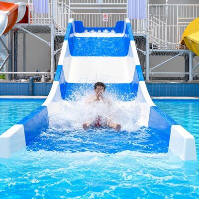 Harga yang bagus Seluncuran Air Keluarga Fiberglass Lebar Ketebalan 6-10mm Penggunaan Anak untuk Taman Air dan Resor on line