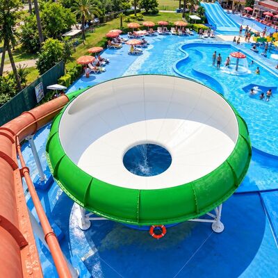 kualitas Space Bowl Water Slide Fiberglass Custom Color Untuk Kolam Renang Dewasa Taman Air pabrik