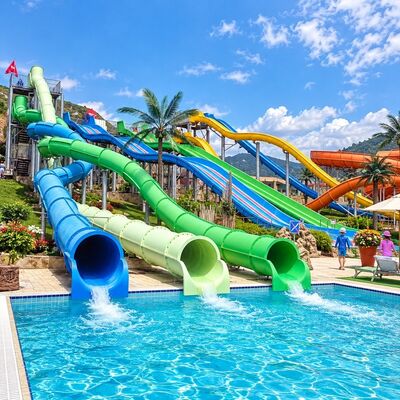 Harga yang bagus Seluncuran Air Spiral Tertutup Fiberglass Flume Melengkung Warna Kustom Wahana untuk Taman Air Komersial Dewasa on line